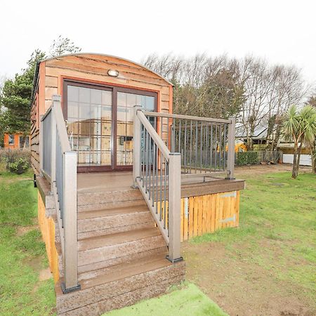 Tal Sarn Shepherd Hut Llanfairpwllgwyngyll Exterior photo